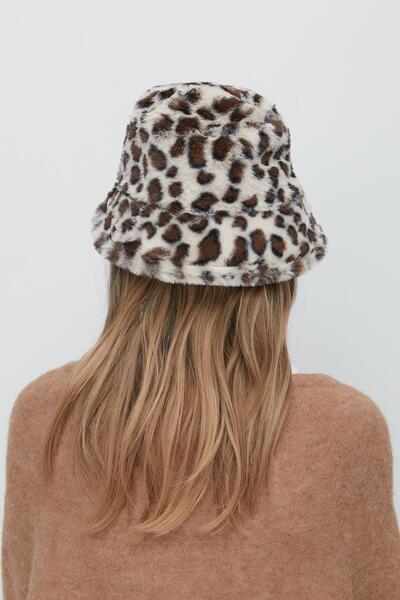 C&City Plyšová čepice Bucket 8007 Brown/Leopard