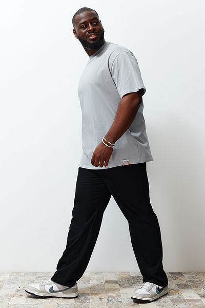 Trendyol Collection Graues Übergrößen-T-Shirt in großer Größe – 100 % LaBeled TMNSS24BF00003