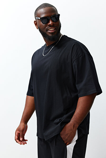 Trendyol Collection Μπλουζάκι μεγάλου μεγέθους μαύρο oversized / Φαρδιά εφαρμογή Άνετο βασικό μπλουζάκι από 100% βαμβάκι TMNSS23TS00139