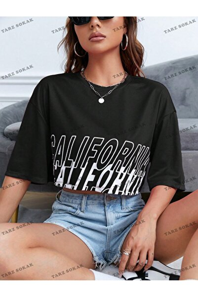 Tarzsokak Cultură COD- 232913   Scurt cu umăr dezactivat cu grafică cu litere