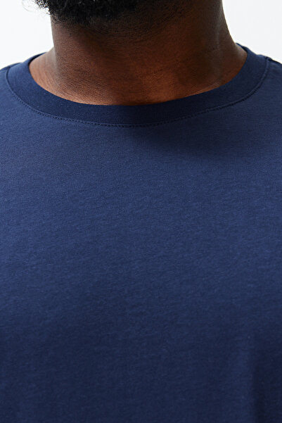 Trendyol Collection Plus Size Navy Oversize/Wide Cut Back Lettering Printed 100% Cotton T-Shirt Tmnss24Bf00038