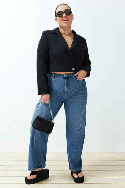 Trendyol Curve Hellblaue Jeans mit weitem Schnitt TBBSS24CJ00014