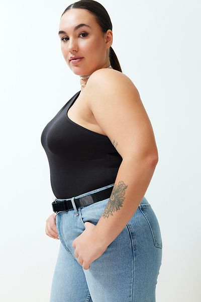 Trendyol Curve Schwarzer gestrickter Body mit asymmetrischem Kragen und Druckknöpfen unten TBSSS24AF00066