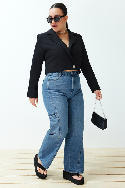 Trendyol Curve Чорний кроп-підкладковий блейзер великого розміру Тканий піджак TBBSS24AG00003