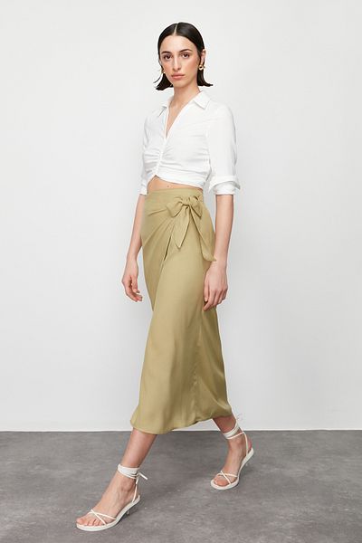 Trendyol Collection Grüner, zweireihiger, gewebter Maxirock aus Viskosestoff mit Bindeverschluss TWOSS24ET00006