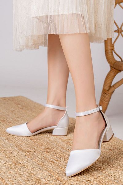 Mc vay Shoes White Satin Dary Heeled Shoes