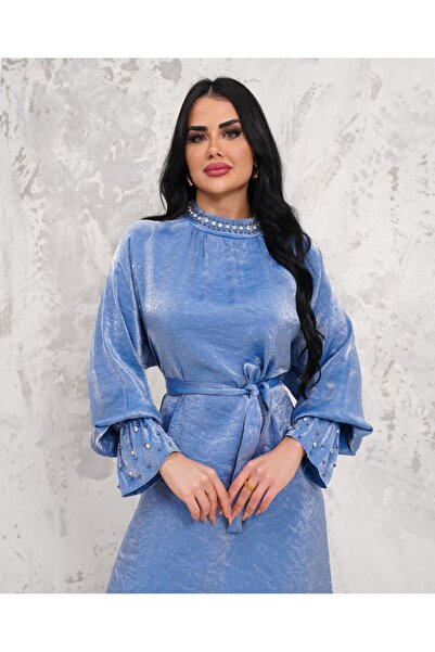 MAY MARA KADIN YAKA VE KOLLARI TAŞ İŞLEMELİ KEMER DETAYLI  ELBİSE