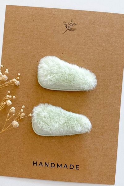 By Nur Erten Green Soft Furry 2-Piece Clip Buckle Set