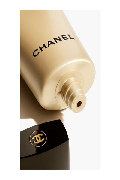 Chanel SUBLIMAGE L'HUILE-EN-GEL DE DÉMAQUILLAGE SOOTHING AND BRIGHTENING SKIN CLEANER 150 ml