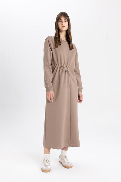 DeFacto Langärmliges Maxikleid mit normaler Passform C5401ax24sp