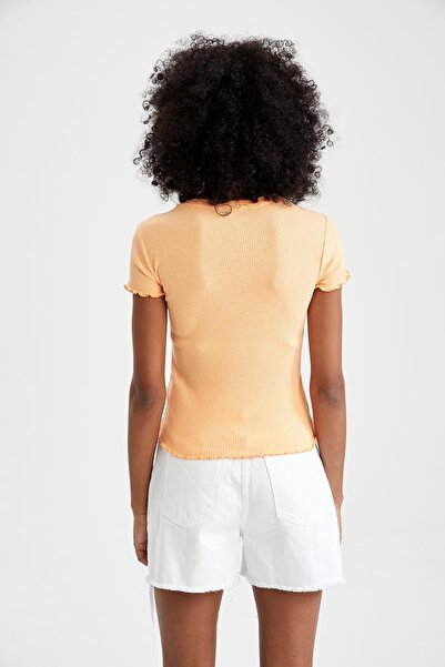 DeFacto Slim Fit Slim Fit Crew Neck Basic Pevné tričko s krátkým rukávem K7064az22sm