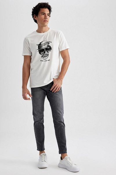 DeFacto Slim Fit Crew Neck Printed 100% Cotton T-shirt Z3230az23sp