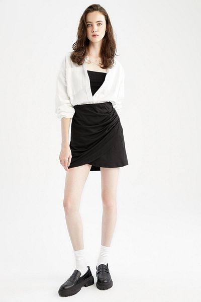 DeFacto Crepe Mini Skirt Z0973az22au