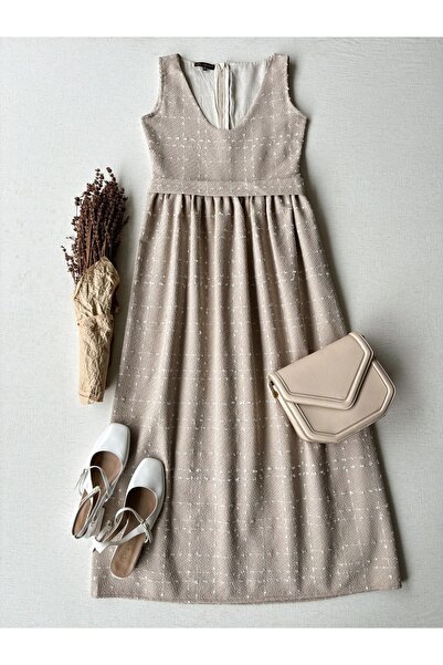 KÜÇÜĞÜM BUTİK Rochie de damă, de culoare bej, din tweed, cu talie adunată