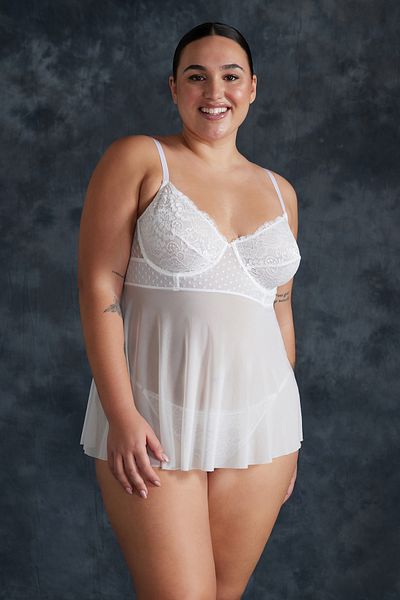 Trendyol Curve Λευκό ψηλόμεσο κάτω σύρμα Babydoll &amp; στρινγκ σετ TBBSS24DH00001
