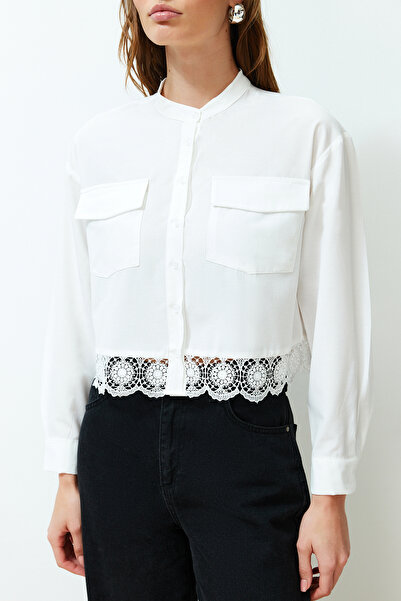 Trendyol Collection Ecru krajková košile – Regular Fit, Tkaná, TWOSS24GO00059