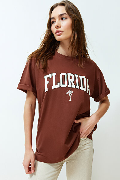 Trendyol Collection Καφέ Oversize εμπριμέ με λαιμόκοψη κοντομάνικο πλεκτό μπλ...