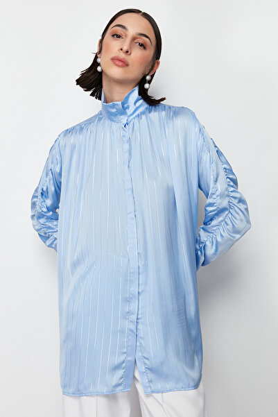 Trendyol Modest Modrá třpytivá proužkovaná tkaná košile TCTSS24TG00057