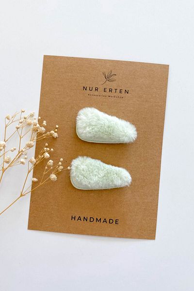By Nur Erten Green Soft Furry 2-Piece Clip Buckle Set