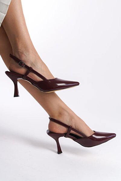 Ayakkabı Podyumum YELDA" جلد أحمر كلاريت 9 سم بمقدمة مدببة وظهر مفتوح بإبزيم ...