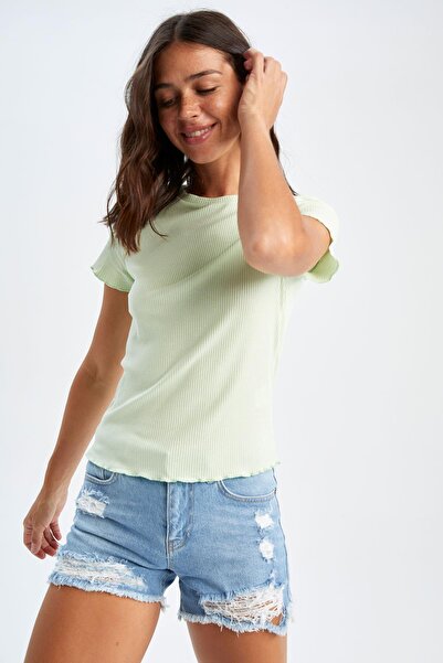 DeFacto Slim Fit Dar Kesim Bisiklet Yaka Basic Düz Kısa Kollu Tişört K7064az22sm