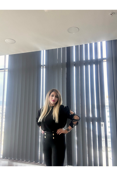 GÖZDE BUTİK Kolu taş detaylı sweatshirt