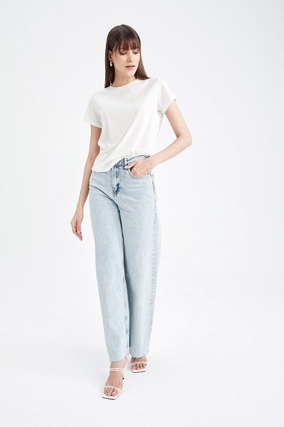 DeFacto Tričko Regular Fit Crew s krátkým rukávem W7299az23sm