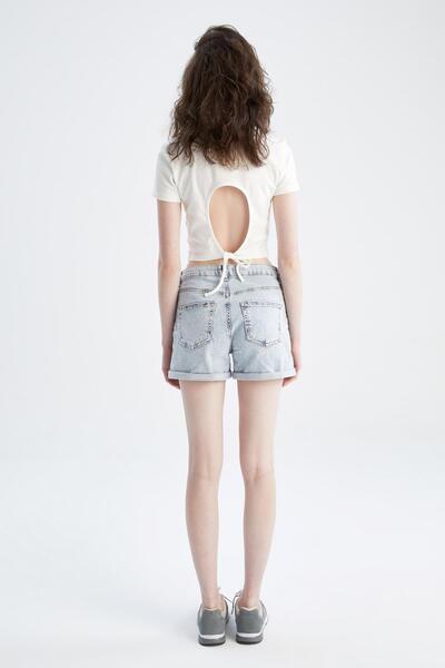 DeFacto Wanna Katlamalı Paça Yıkamalı Jean Mini Şort Y8861az22hs