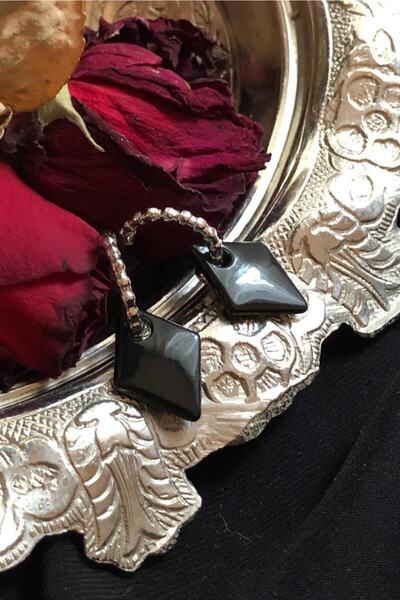 Leerybee Neon Black Antiallergic Tile Earrings