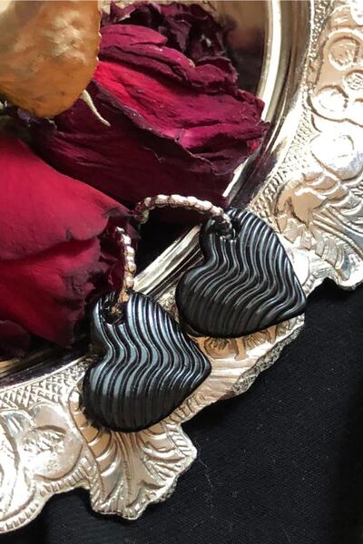 Leerybee Neon Black Antiallergic Heart Earrings