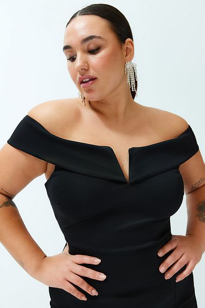 Trendyol Curve Black Double Layer Collar Detailed Knitted Dress TBBSS24AH00087