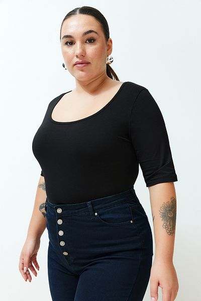 Trendyol Curve Schwarze Strickbluse aus 100 % Baumwolle - TBBSS24AF00081