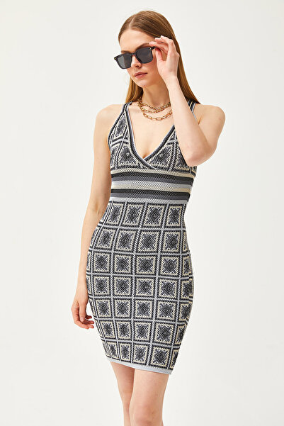 Olalook Dámské mini úpletové šaty s černým páskem se vzorovaným křížem na zádech ELB-19002068