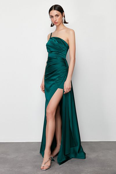 Trendyol Collection Smaragdově zelené tkané dlouhé večerní šaty TPRSS24AE00105