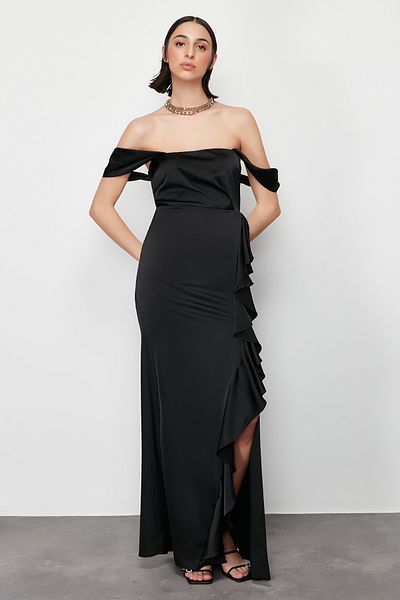 Trendyol Collection Σατέν υφασμένο μαύρο μακρύ βραδινό φόρεμα με λεπτομέρεια βολάν TPRSS24AE00056