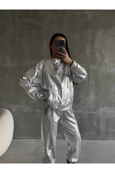 Butik Metallic Top and Bottom Tracksuit Set