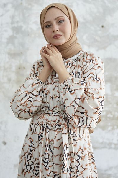 InStyle Rochie din satin cu tiv cu volane - maro