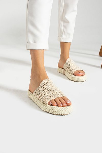 İnan Ayakkabı WOMEN'S KNITTED DETAILED SLIPPERS