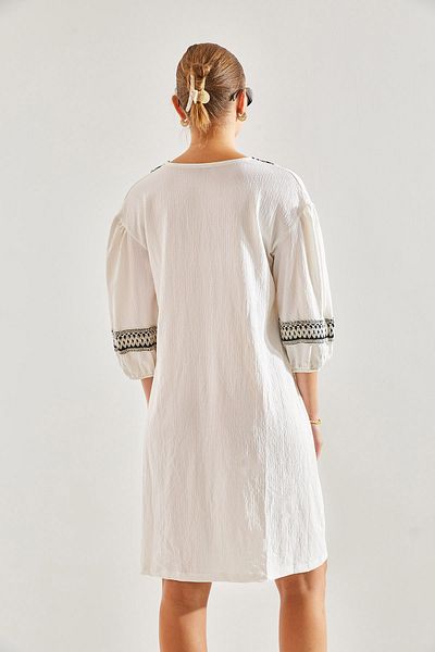 Bianco Lucci Women's Collar and Sleeve Embroidered Dress60201008