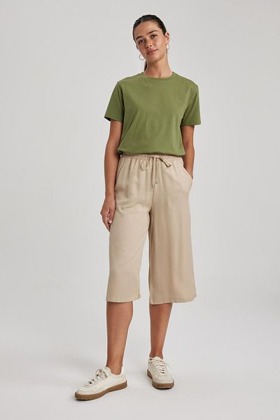 DeFacto Capri-Crop-Fit-Viskose-Capri mit hoher Taille I6798az23sm