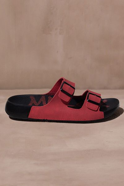 ShoesBag شبشب أحمر يومي مريح للغاية بإبزيم مزدوج ونعل ناعم