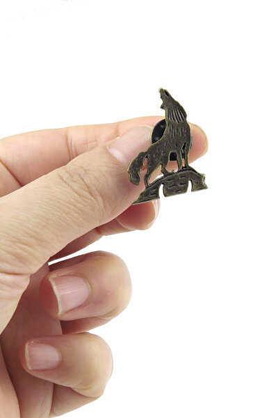 Ulaş Hediyelik Uluyan Kurt Görselli Eskitme Metal Rozet 1 Adet