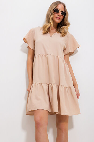 Trend Alaçatı Stili Γυναικείο μπεζ υφασμένο φόρεμα με λαιμόκοψη V Alc-X11730