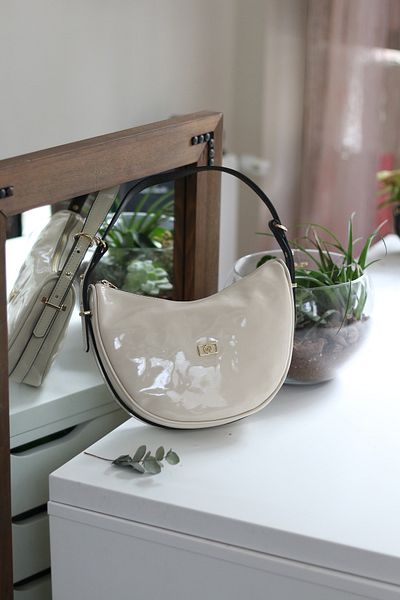Moom Bag Γυναικεία κρεμ δερμάτινη τσάντα ώμου με διπλό λουρί