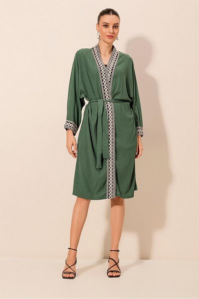 Bigdart 5865 Bestickter, langer Strickkimono - Smaragdgrün