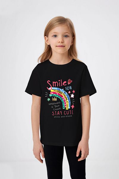 ADABEBEK Smile Stay Cute γραπτό μπλουζάκι με μοτίβο ουράνιου τόξου