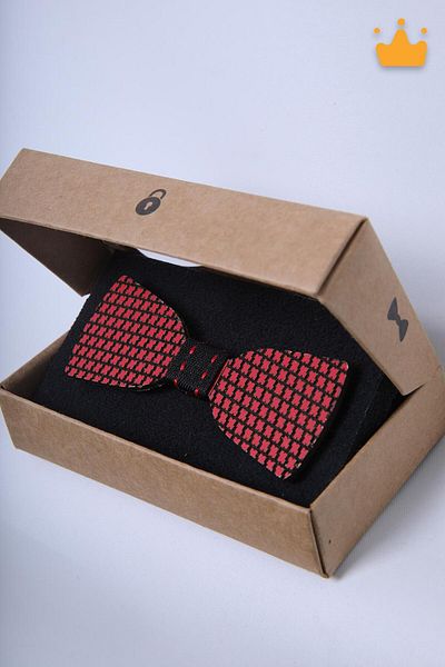 Babyhola 1-16 Years Old Red Wooden Boy Bow Tie Birthday Boxed Wooden Baby Boy Gift