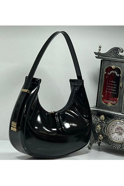 zehrakocak Geanta cu blocare din piele lacuita model Cherry