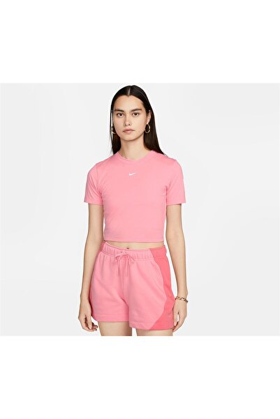 Nike Sportswear Essential Dar Kesimli Kısa Kadın Tişört FB2873-611