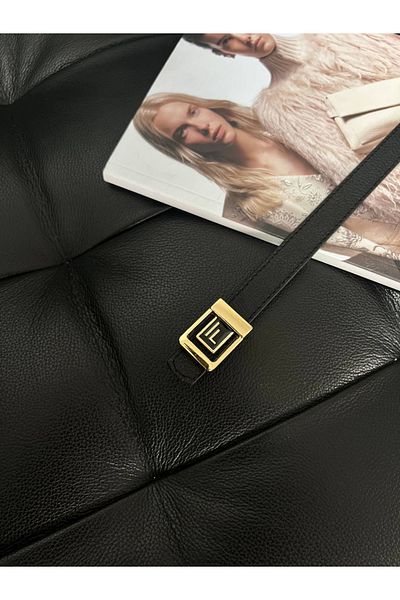 Fiori Černý dámský pásek se zlatou přezkou s logem F, zlatý dámský pásek, pásek na kalhoty, pásek na kabát